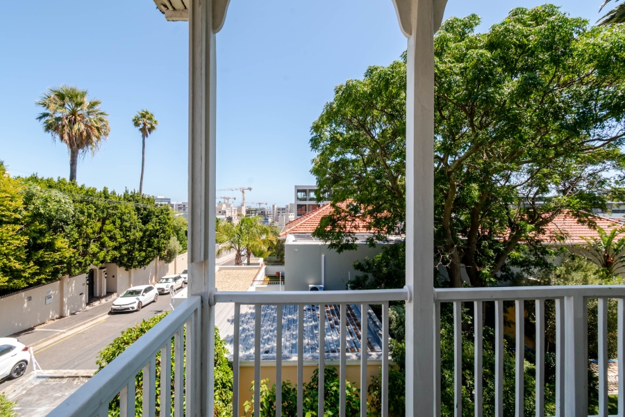 6 Bedroom Property for Sale in Fresnaye Western Cape